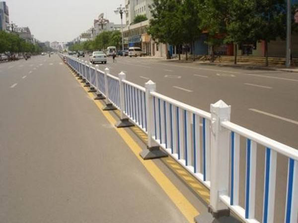 PVC道路護(hù)欄